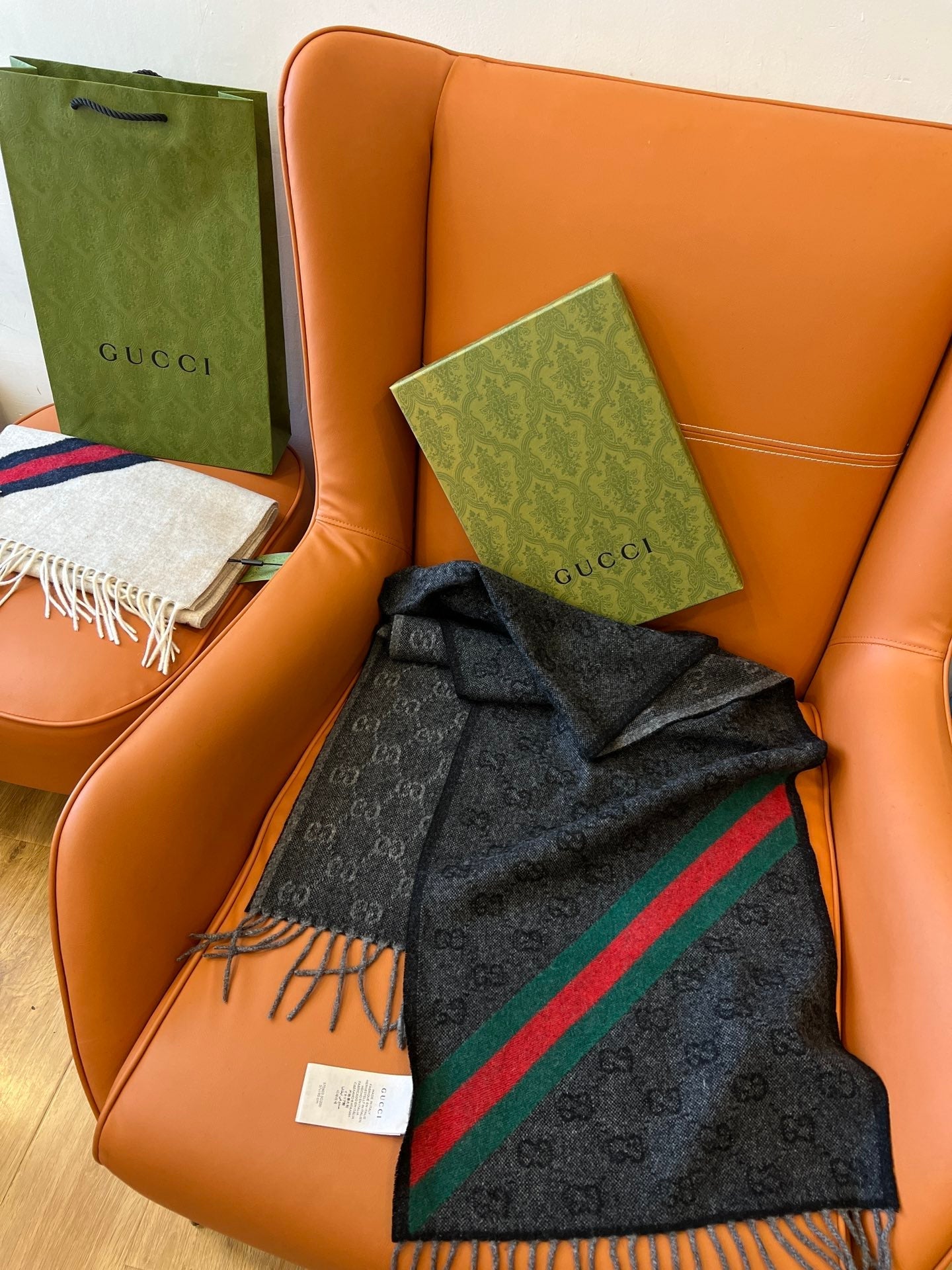 GUCCI 25S SCARF 190 IN WOOL 636371