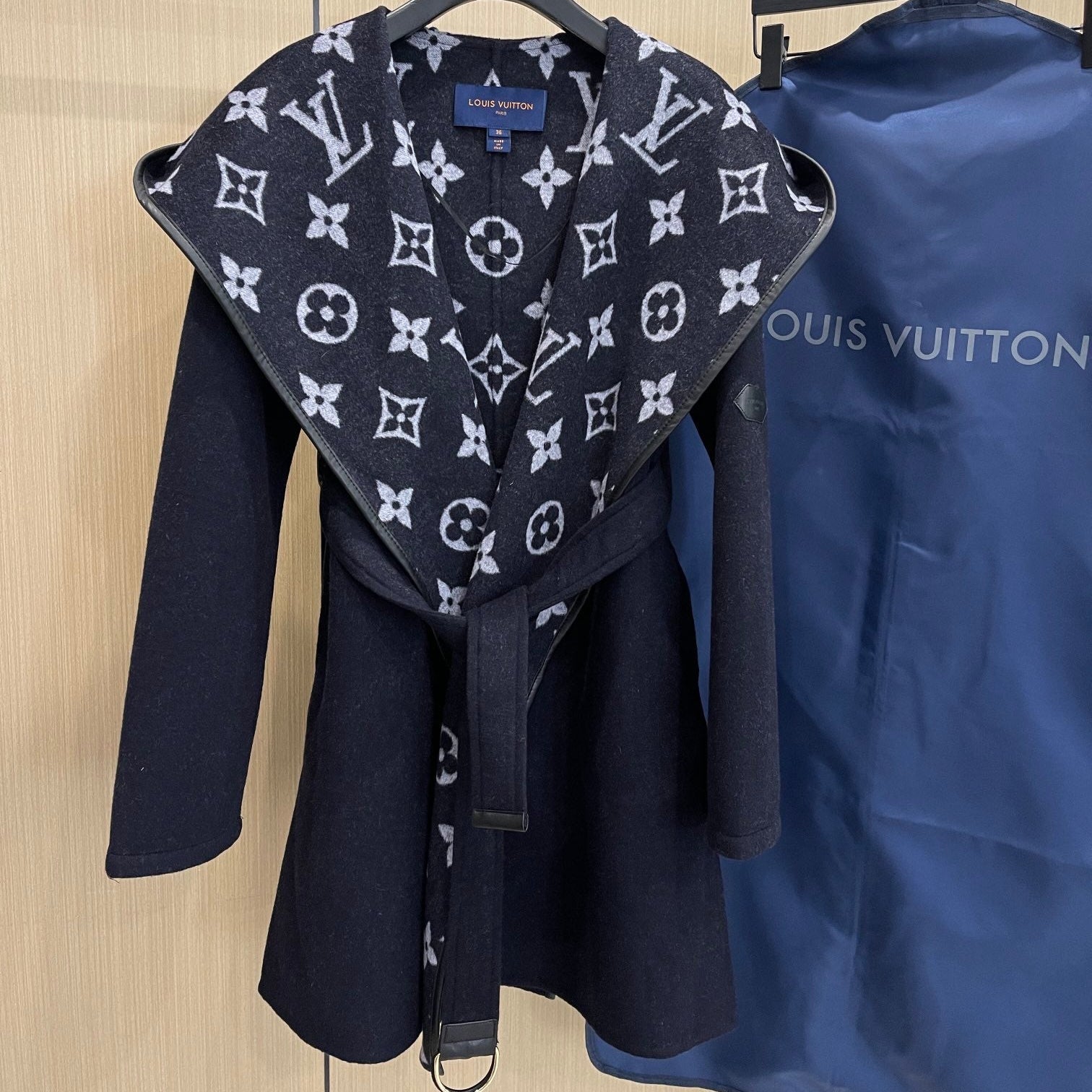 LV 25S HOODED JACKET 0018