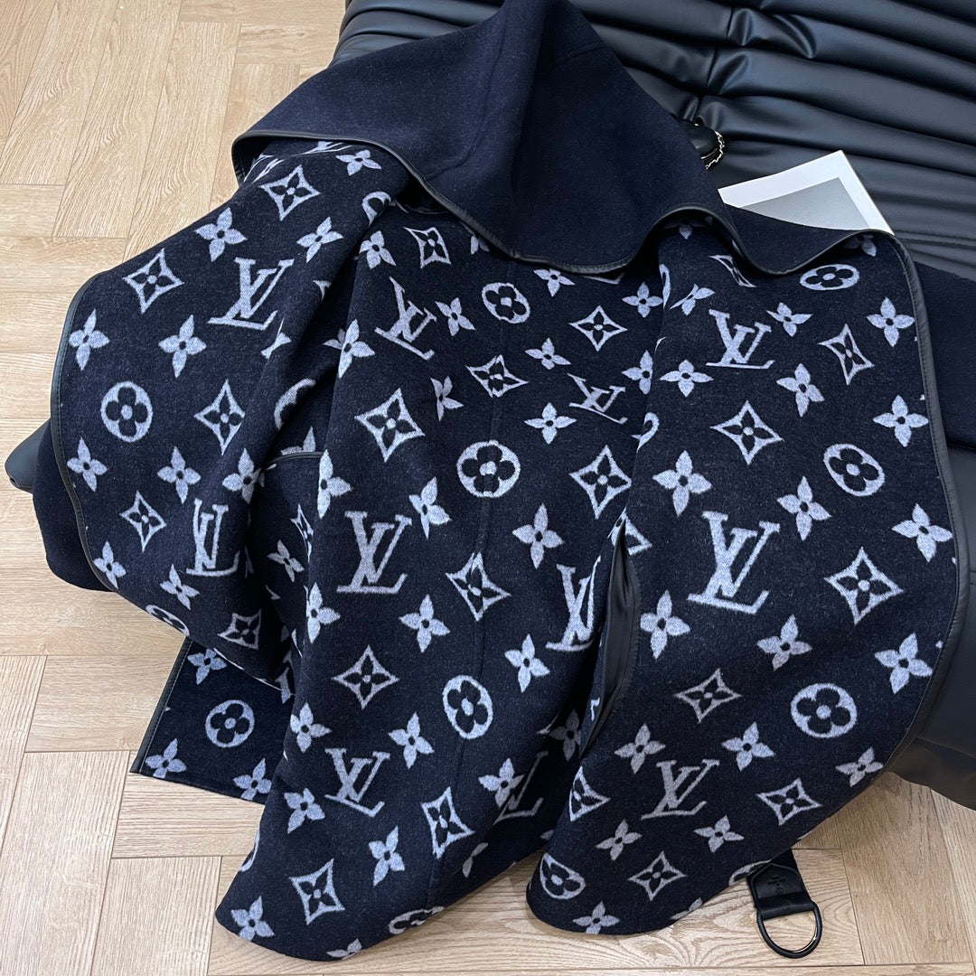 LV 25S HOODED JACKET 0018