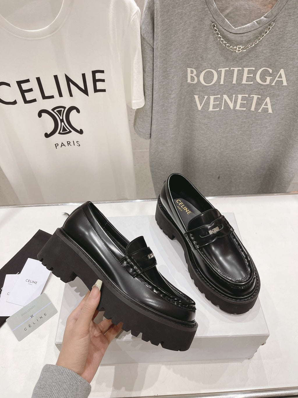 CHUNKY LOAFER IN BLACK POLISHED BULLSKIN