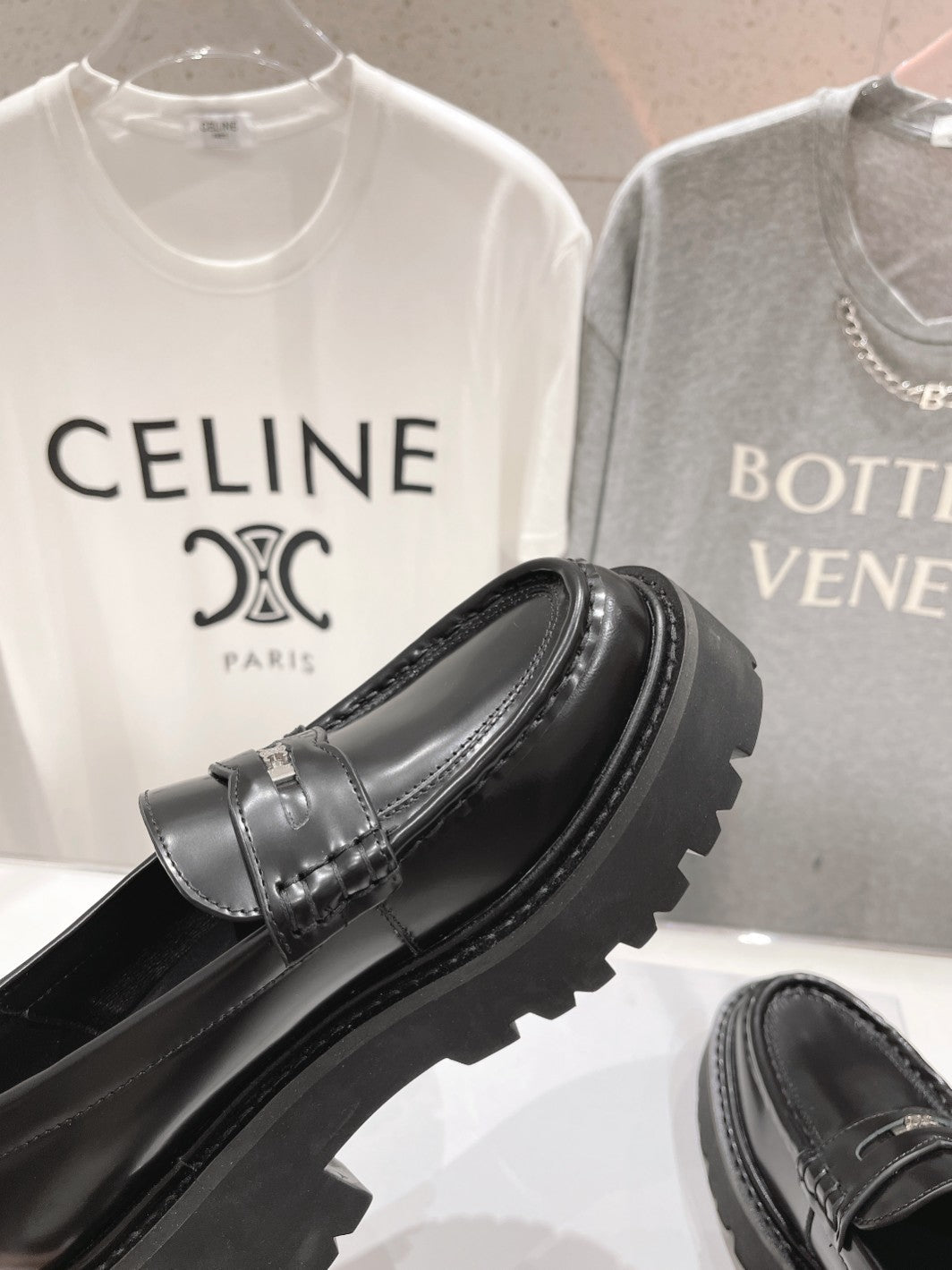 CHUNKY LOAFER IN BLACK POLISHED BULLSKIN