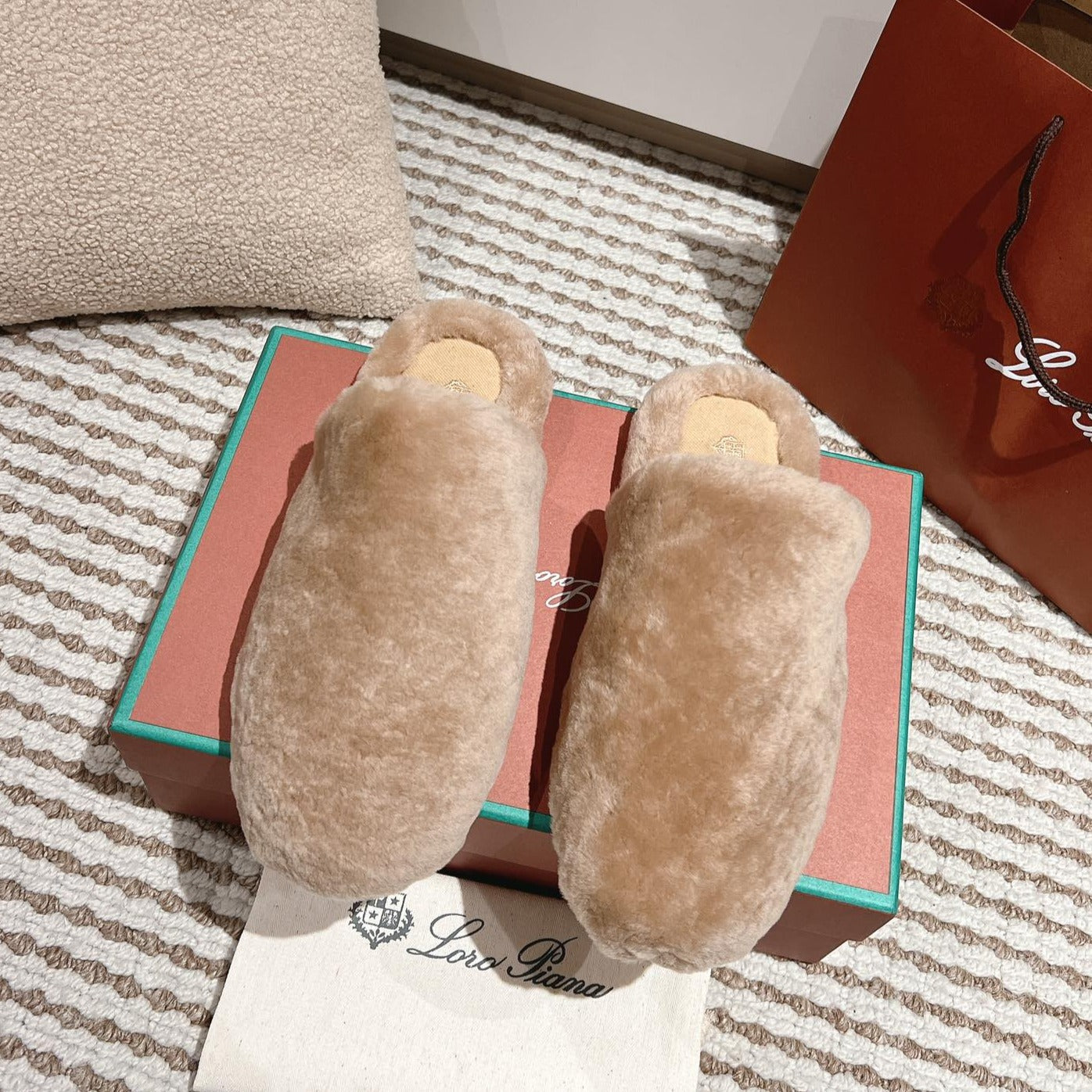LP NATURAL WINTERCOZY WOOL ALMOND SLIPPERS