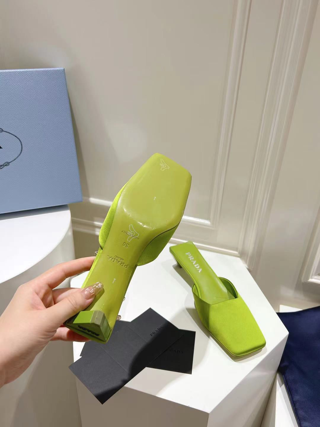 PRA SQUARE TOE MULES PEAR SATIN