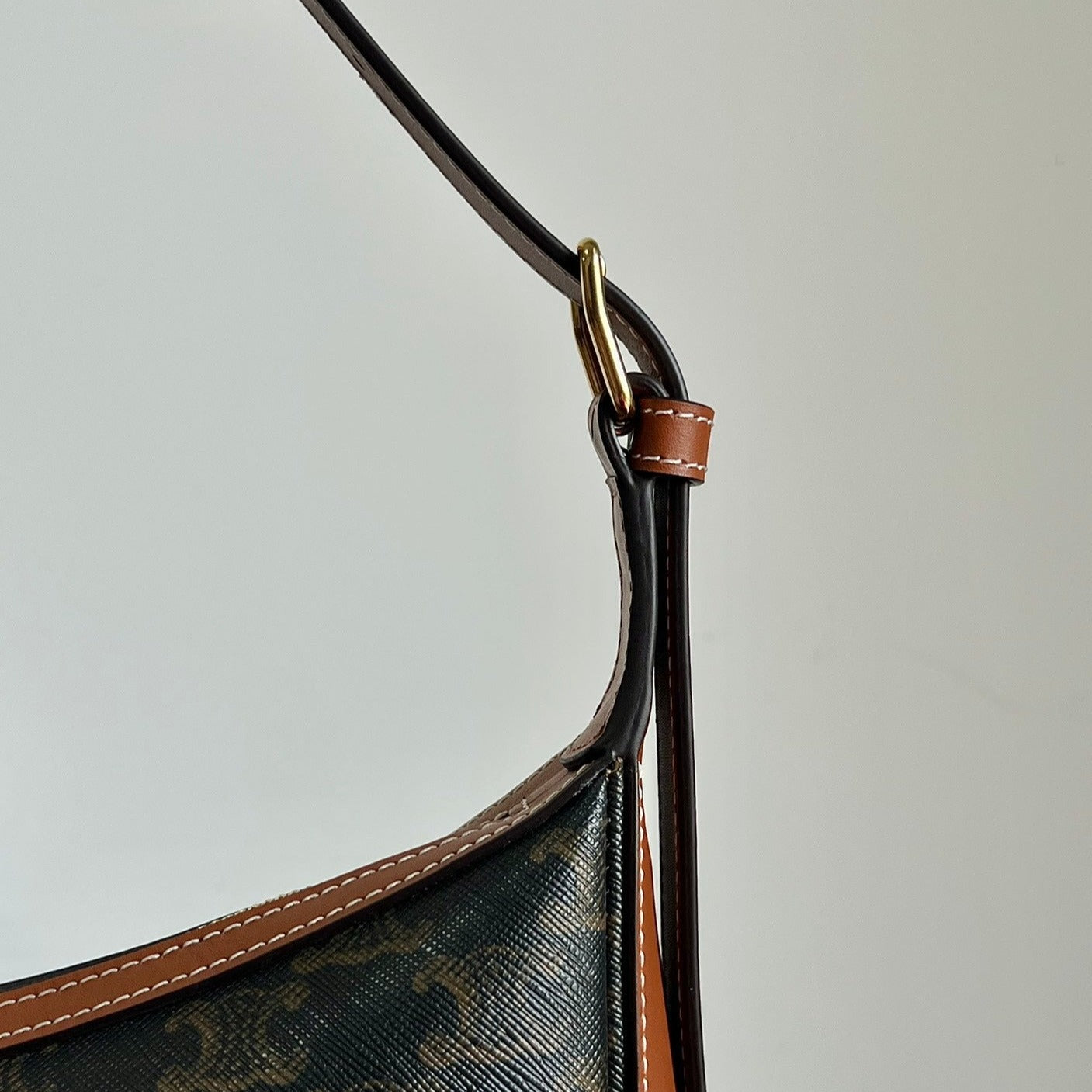 TRIOMPHE 31 BLACK PATTERN CALFSKIN