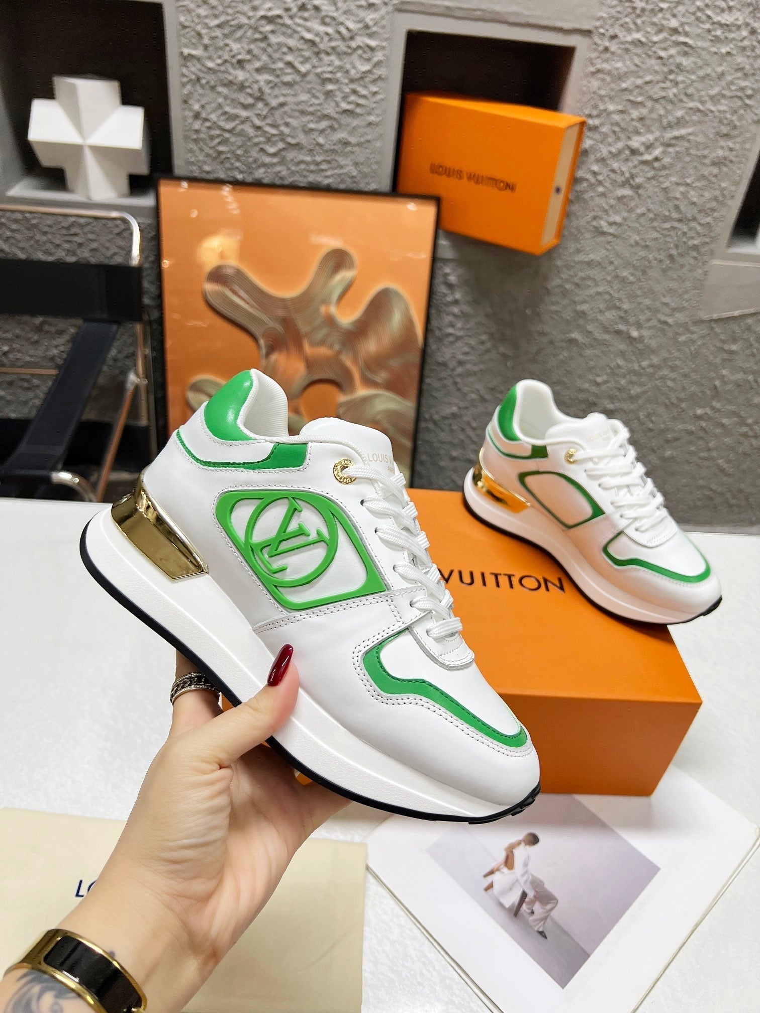 LV WOMEN SNEAKER IN WHITE MIX GREEN CALFSKIN