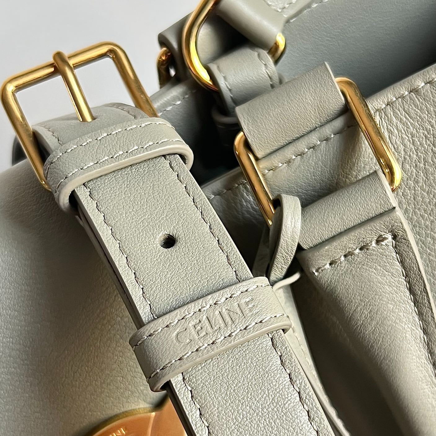 TRIOMPHE 37 SOFT CALFSKIN HANDBAG EICRU BEIGE