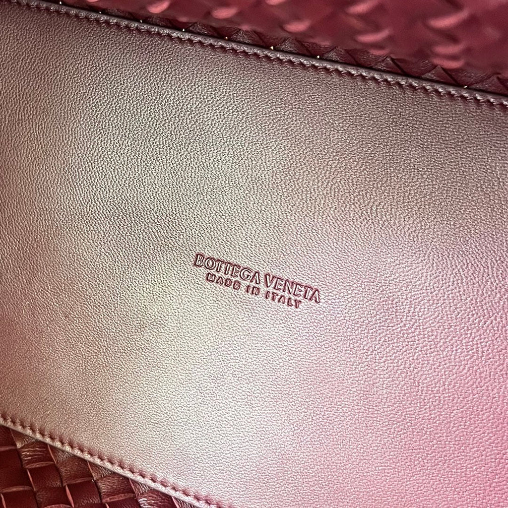 SMALL CABAT 32 IN BURGUNDY RED LAMBSKIN