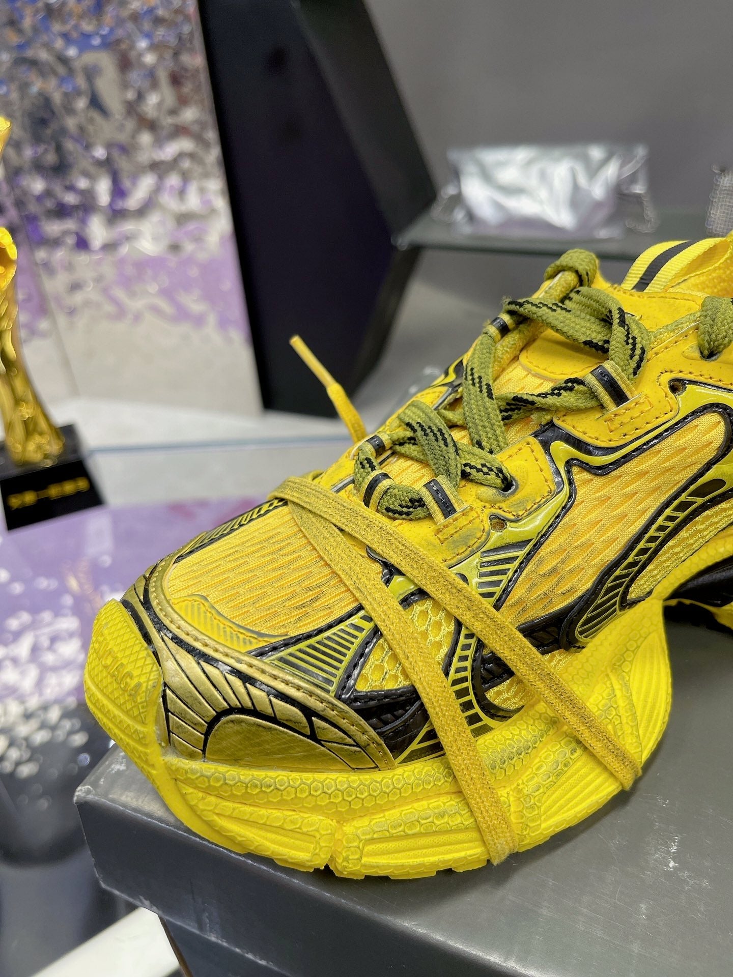 3XL SNEAKER IN YELLOW MIX BLACK MESH AND POLYURETHANE
