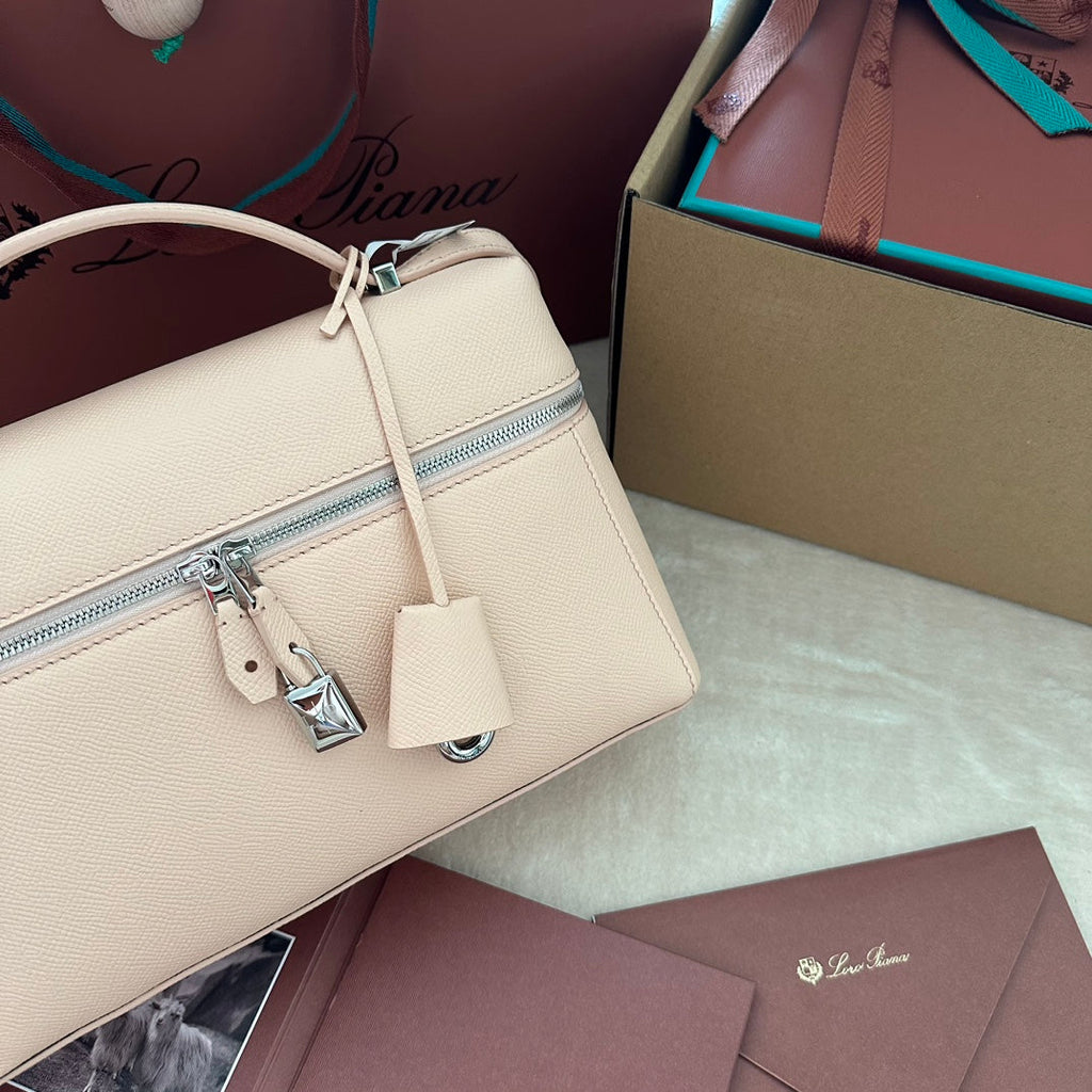 EXTRA BAG L27 IN PEACH PINK SMOOTH CALFSKIN WITH SILVER HARDWARE