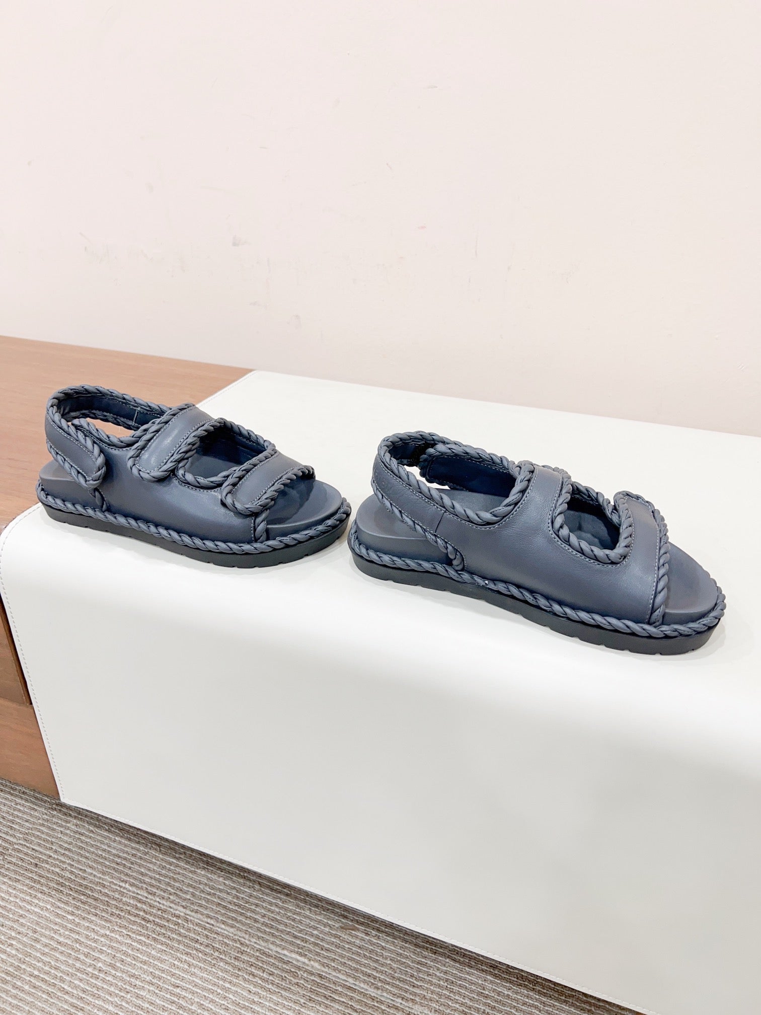 REFINED DAD SANDAL IN BLACK LAMBSKIN