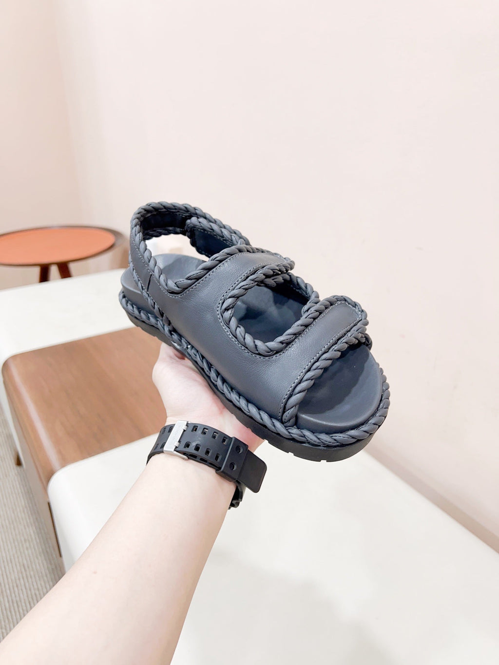 REFINED DAD SANDAL IN BLACK LAMBSKIN