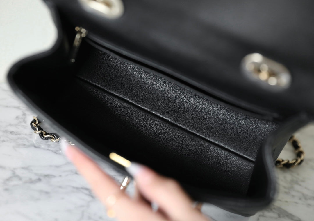 CHANEL 25S FLAP BAG 21 CM IN BLACK LAMBSKIN WITH GOLD HARDWARE