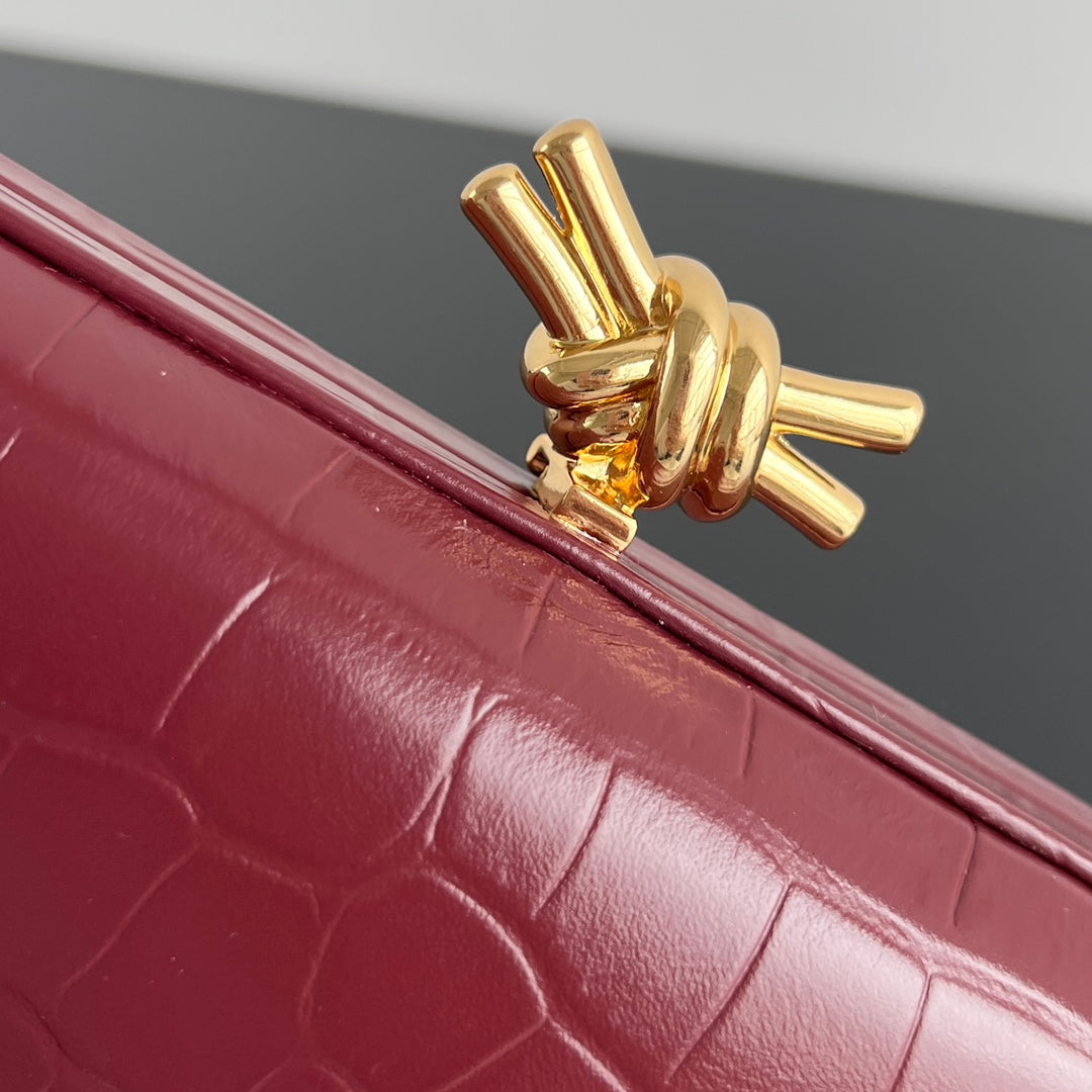 KNOT 19 IN BURGUNDY RED CROCODILE PATTERN CALFSKIN