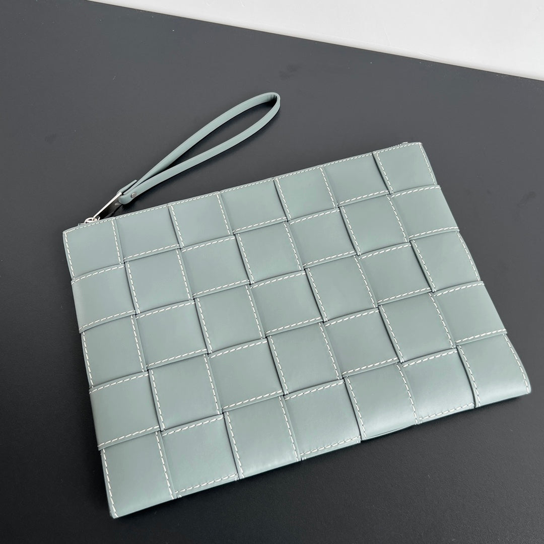 LARGE CASSETTE POUCH 35 IN GUNSMOKE CALFSKIN