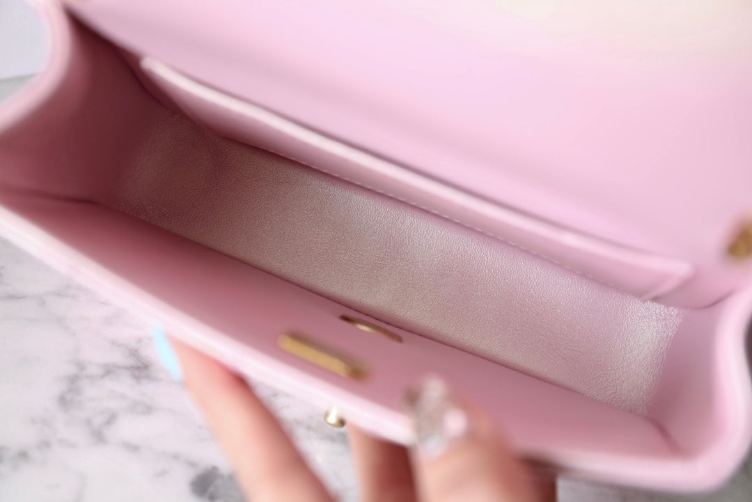 CHANEL 25S FLAP BAG 17 CM IN PEARL PINK LAMBSKIN WITH GOLD HARDWARE