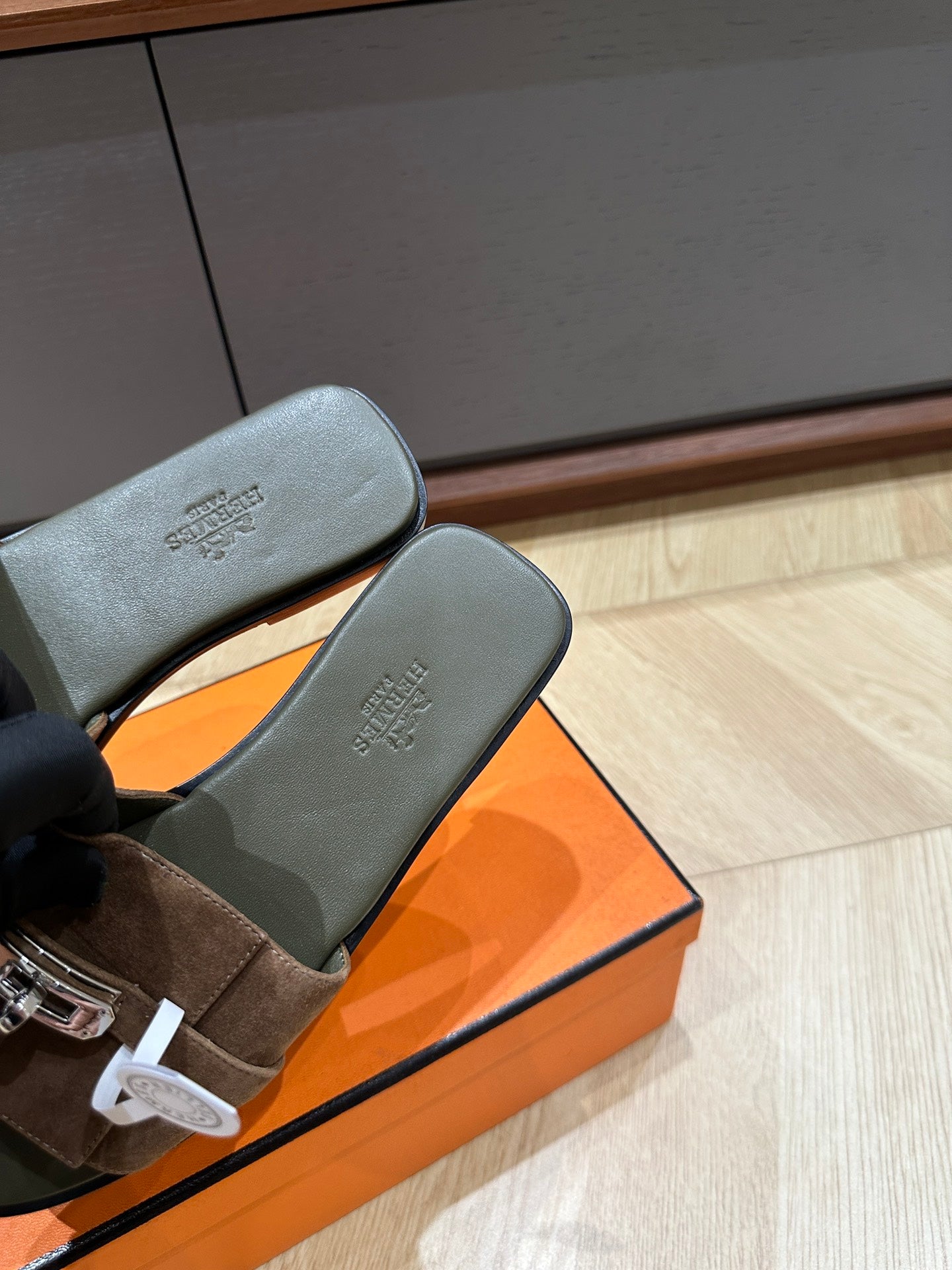 GABRIEL SANDAL LIGHT BROWN SUEDE