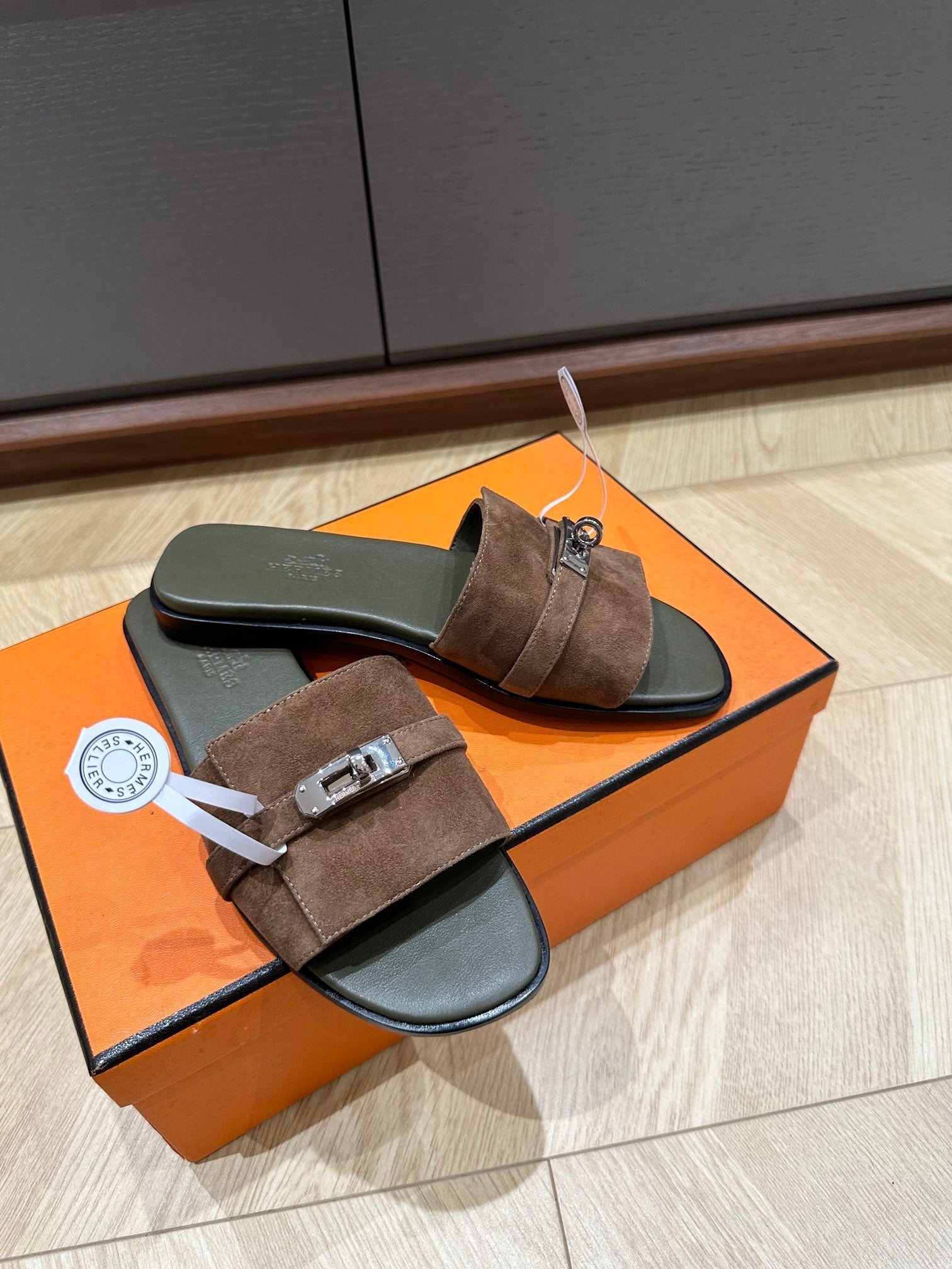 GABRIEL SANDAL LIGHT BROWN SUEDE