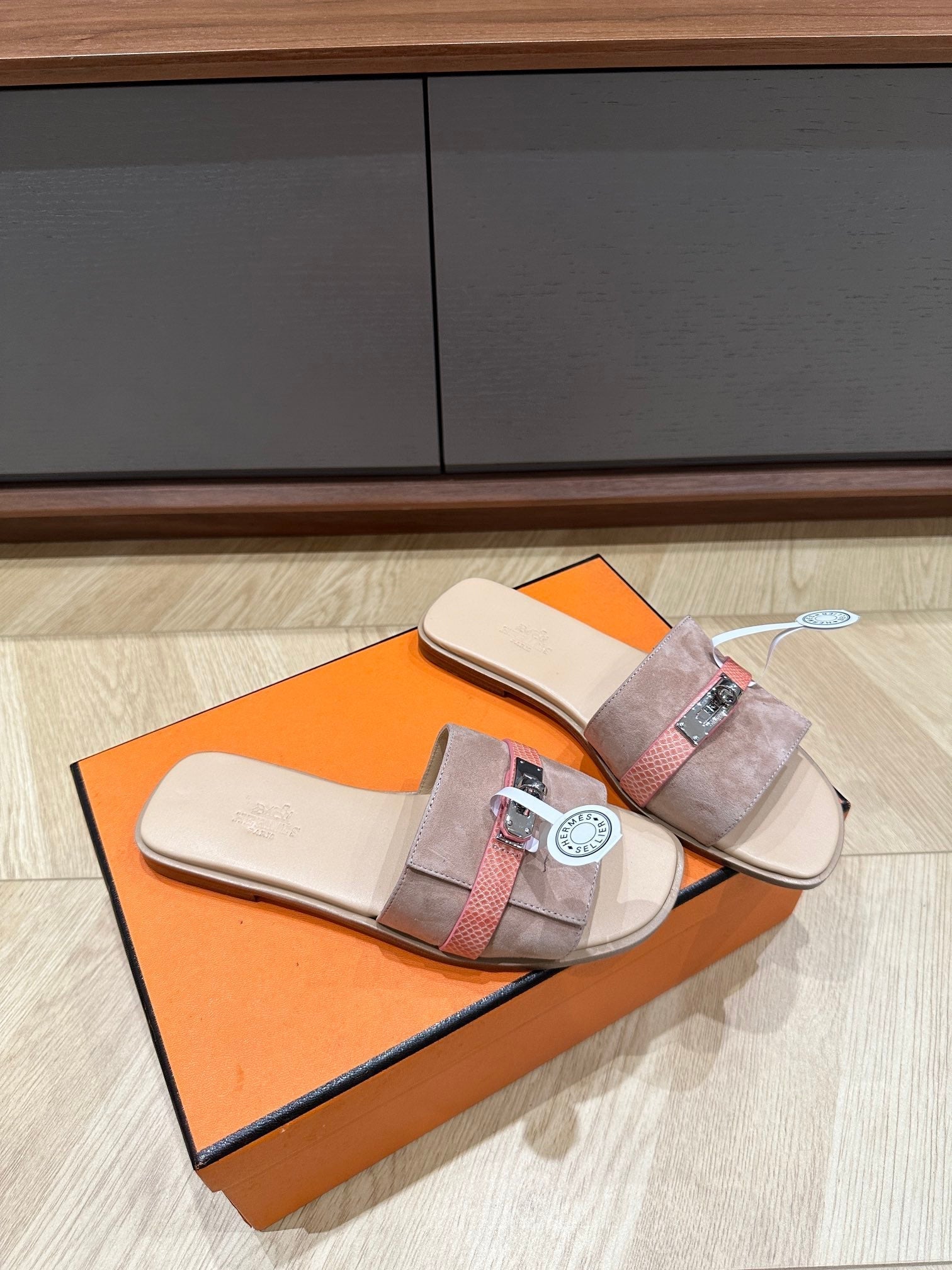GABRIEL SANDAL PASTEL PINK SUEDE