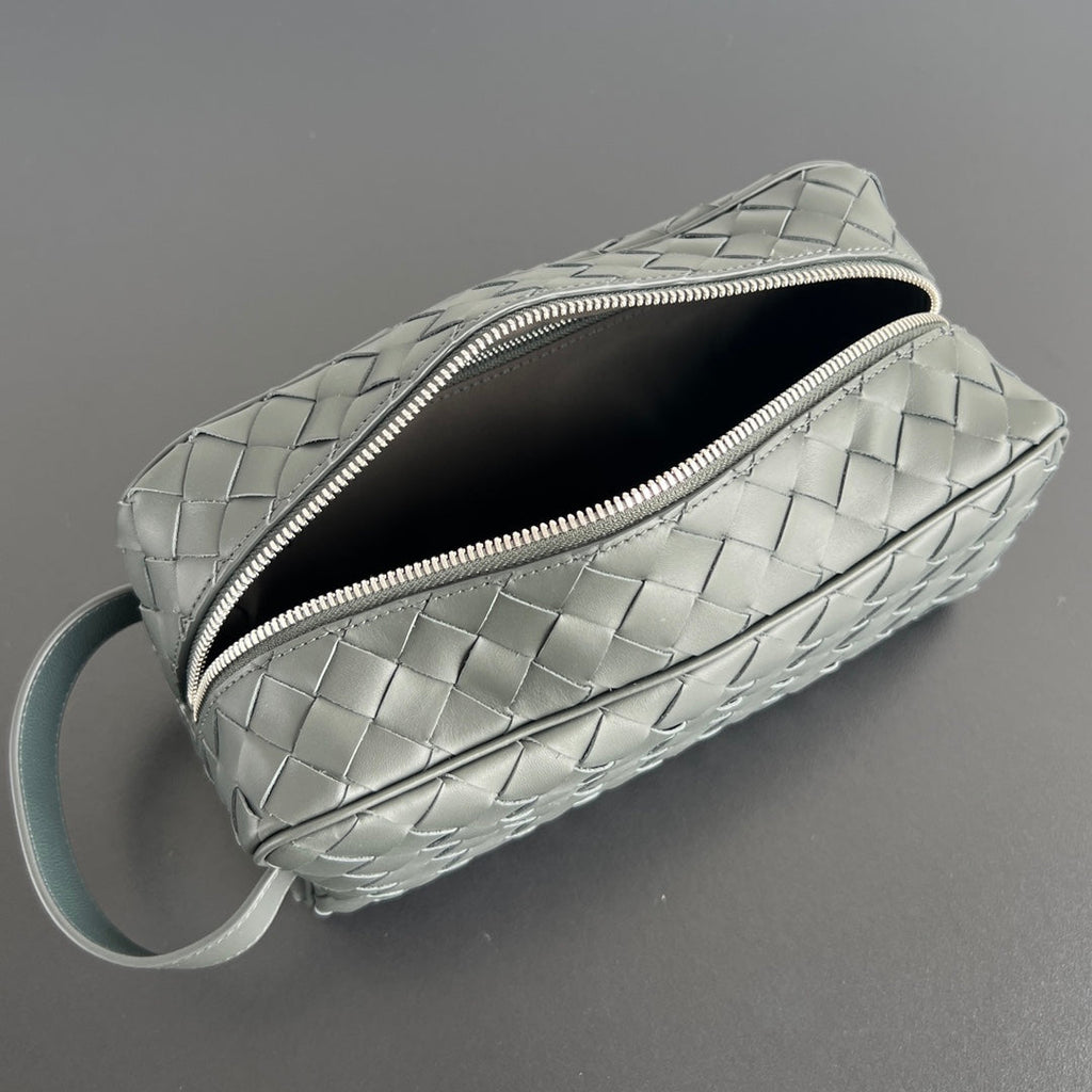 INTRECCIATO CLUTCH 26 IN CORDUROY GRAY CALFSKIN