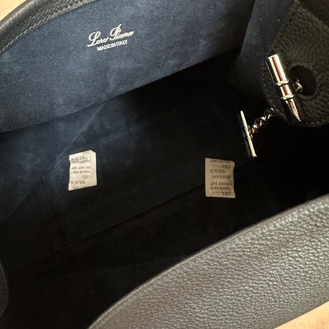 LARGE 36 BALE BAG IN DARK BLUE GRAINED CALFSKIN