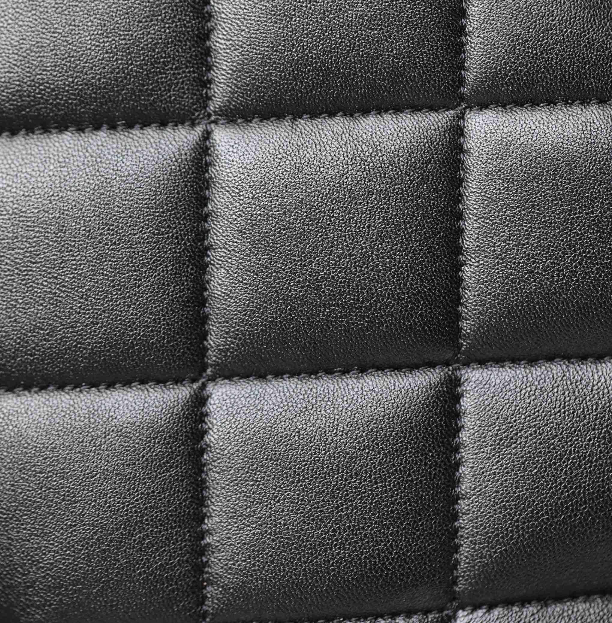 CHANEL 25S TOTE 30 CM IN BLACK LAMBSKIN WITH GOLD HARDWARE