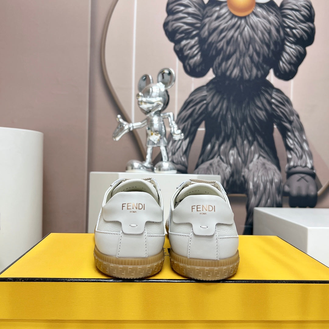 FENDI FLIGHT SNEAKER IN WHITE SUEDE AND LAMBSKIN