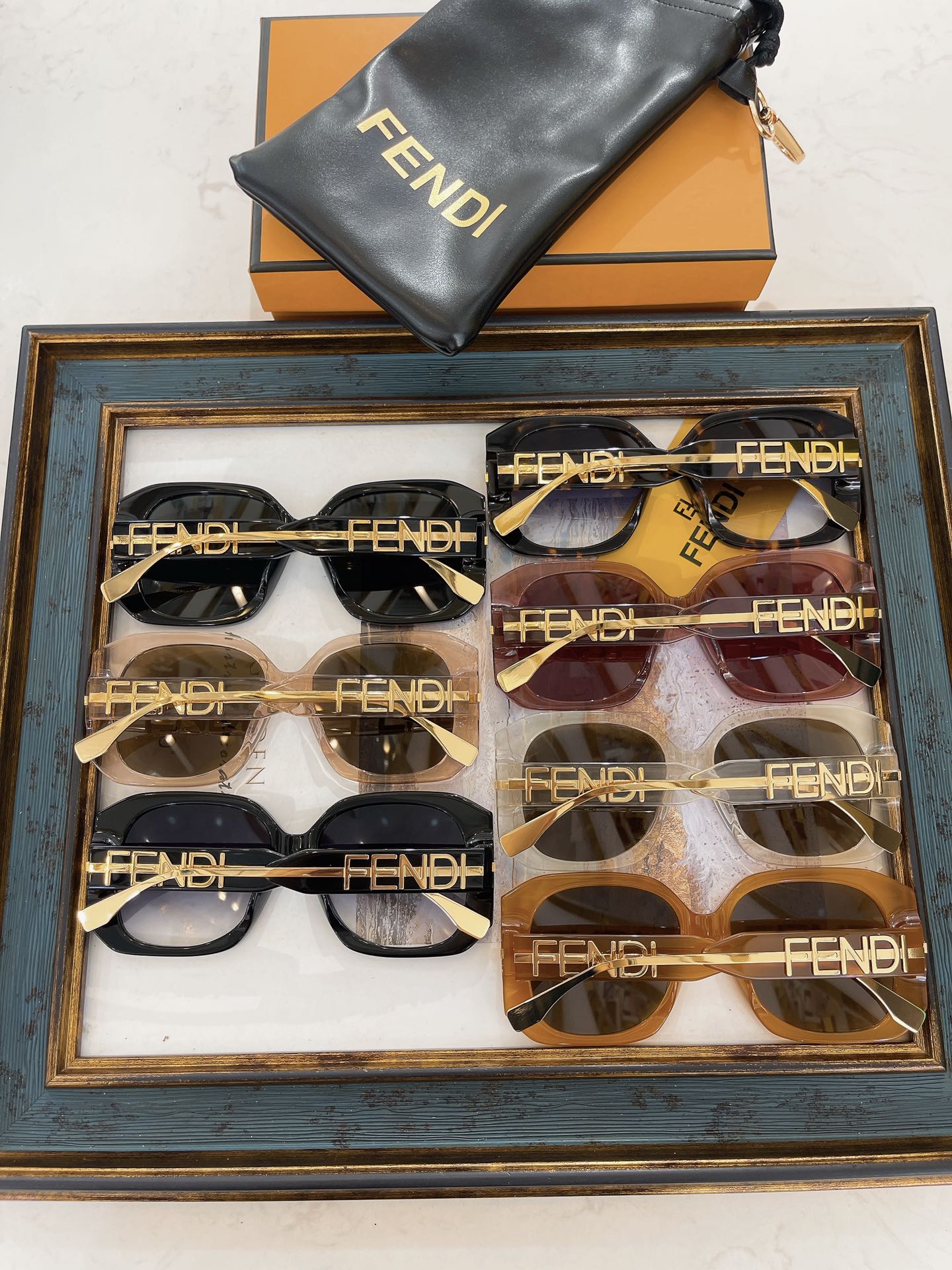 OVERSIZED FF DIAMONDS SQUARE FRAME SUNGLASSES FE40065F IN ACETATE