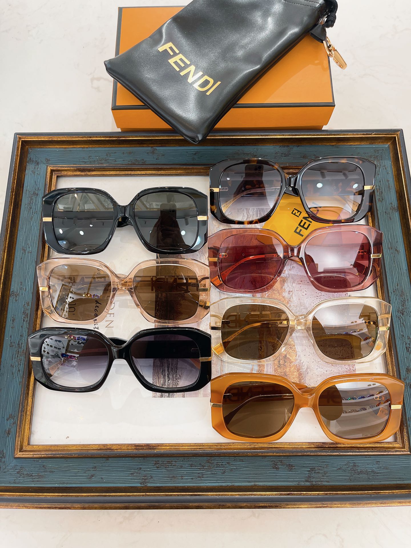 OVERSIZED FF DIAMONDS SQUARE FRAME SUNGLASSES FE40065F IN ACETATE