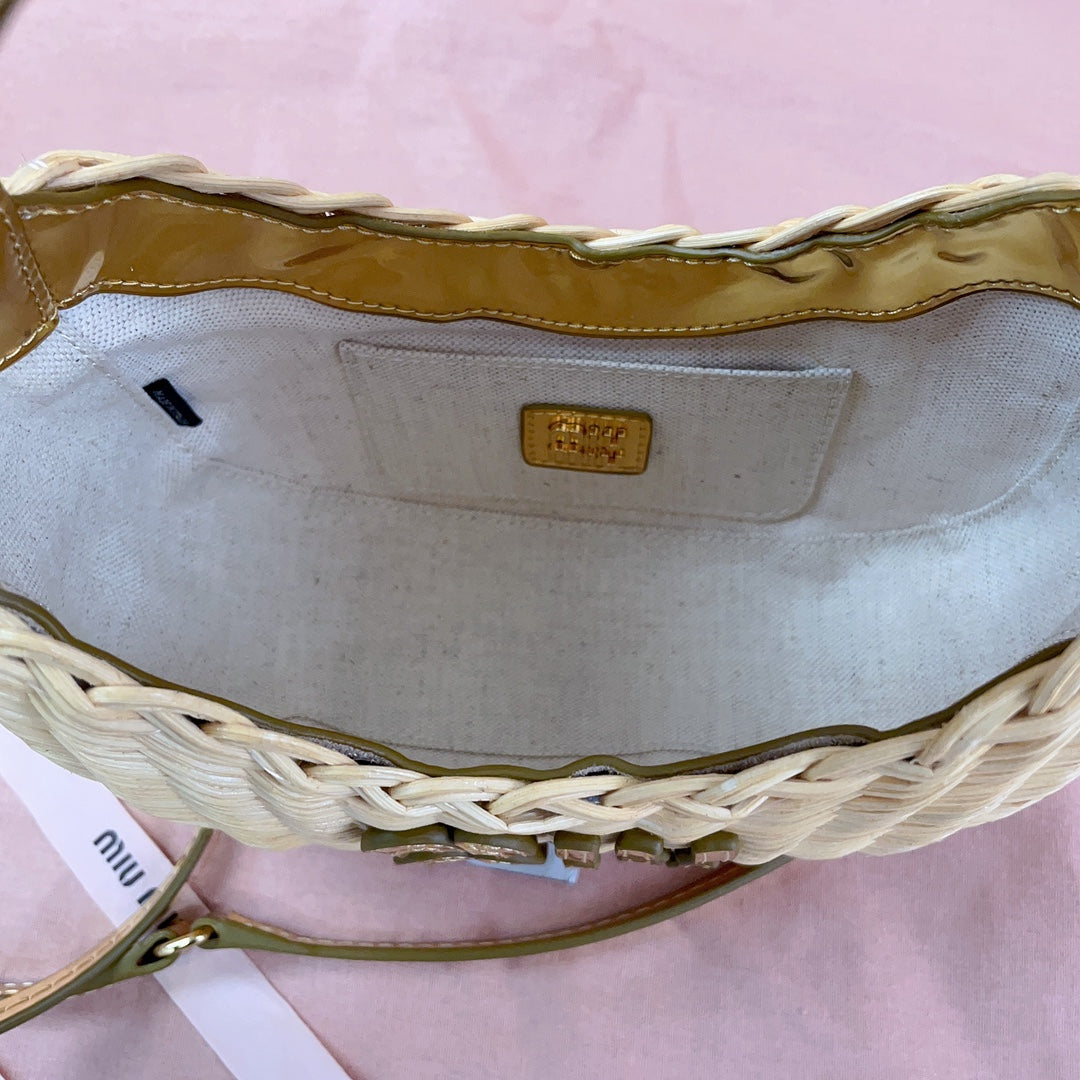 WANDER WICKER HOBO BAG 20 IN TAN MIX CARAMEL BROWN HANDWOVEN