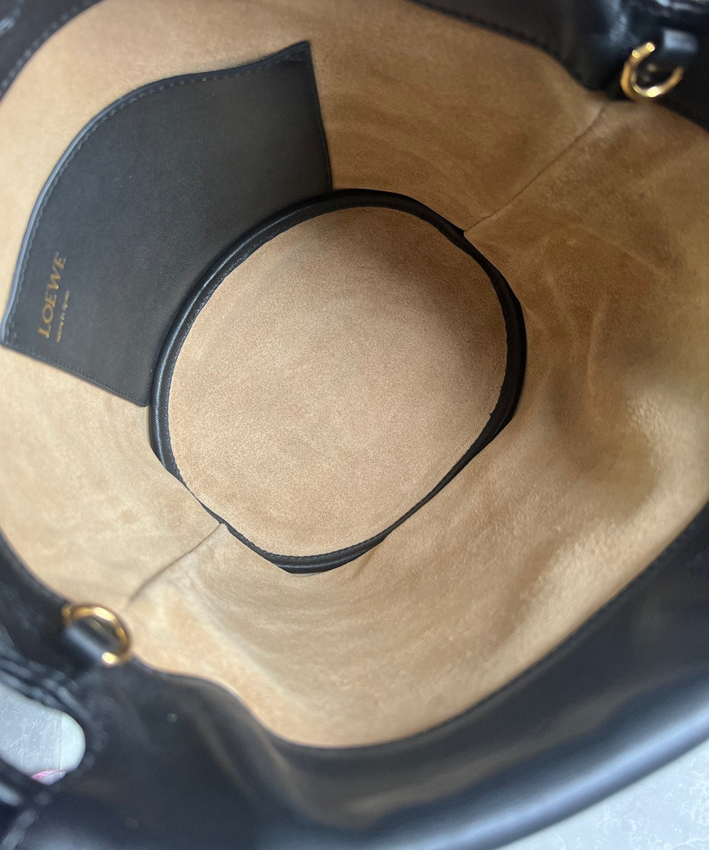 LOE 32 FLAMENCO PURSE BUCKET IN BLACK MELLOW NAPPA LAMBSKIN