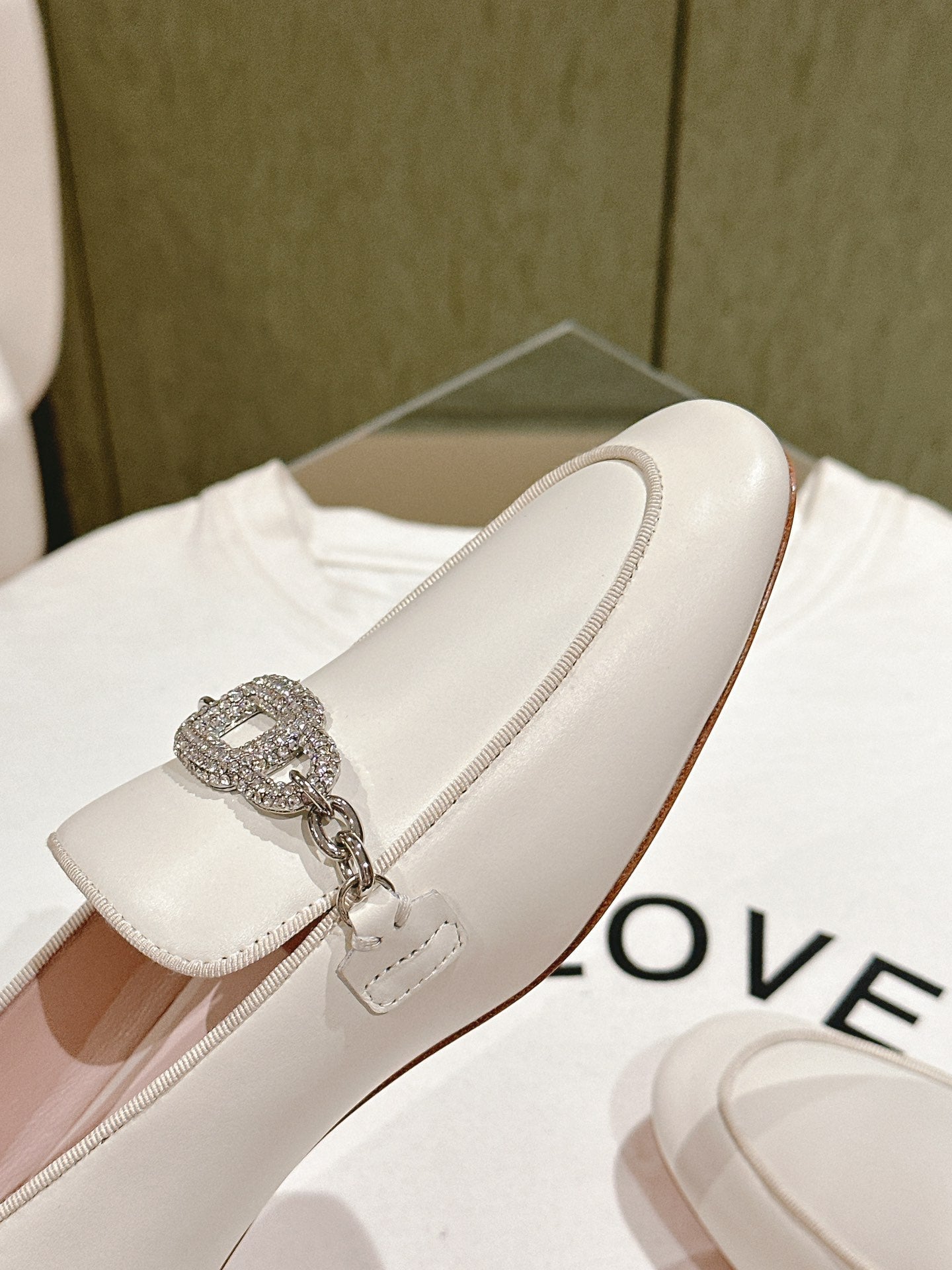 STRASS CHAIN LOAFERS IN WHITE CALFSKIN WITH CRYSTAL CHAIN DETAIL