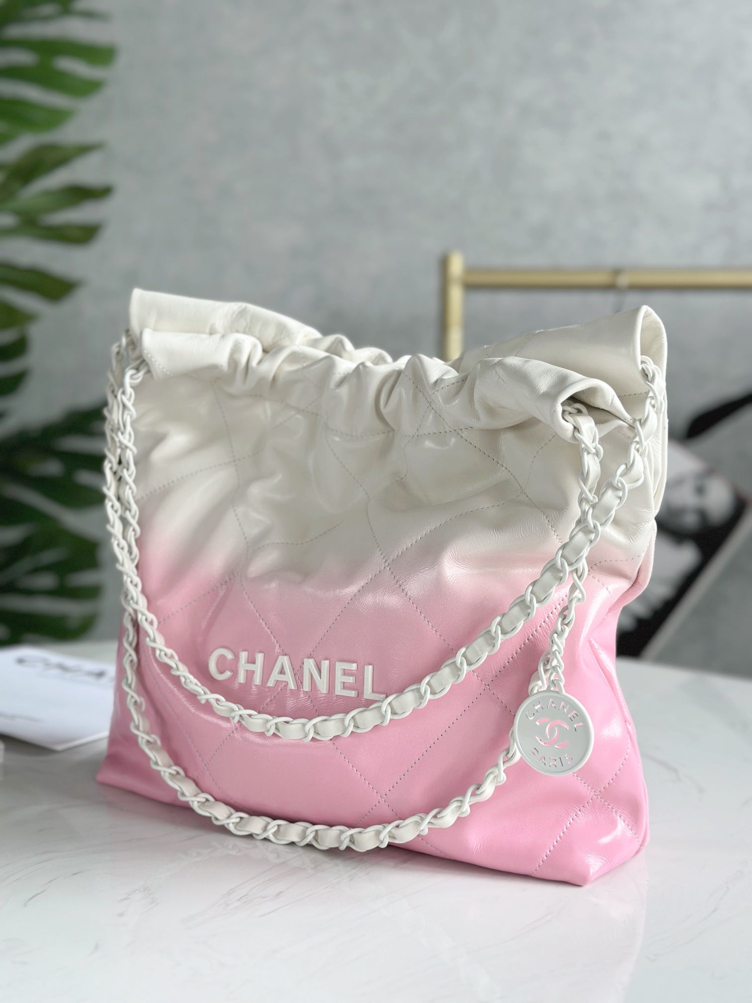 CHANEL 22 BAG 25S 37 CM IN PASTEL PINK MIX WHITE LAMBSKIN WITH WHITE HARDWARE