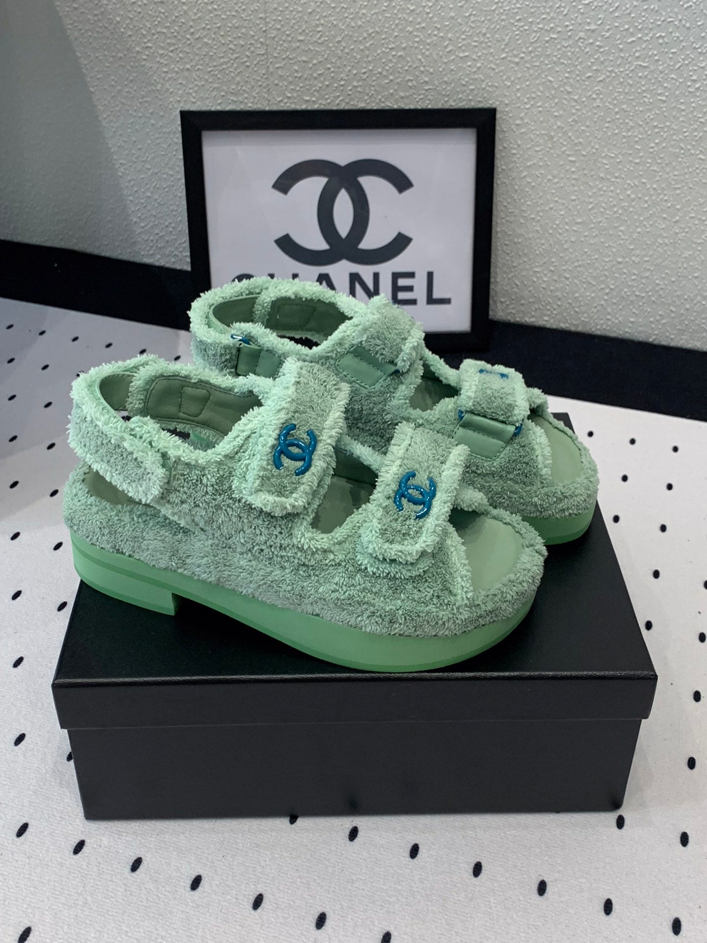DAD SANDALS PLATFORM IN MINT GREEN FUR