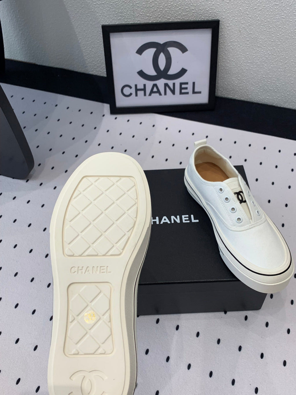 LACELESS SNEAKERS PLATFORM IN WHITE CANVAS