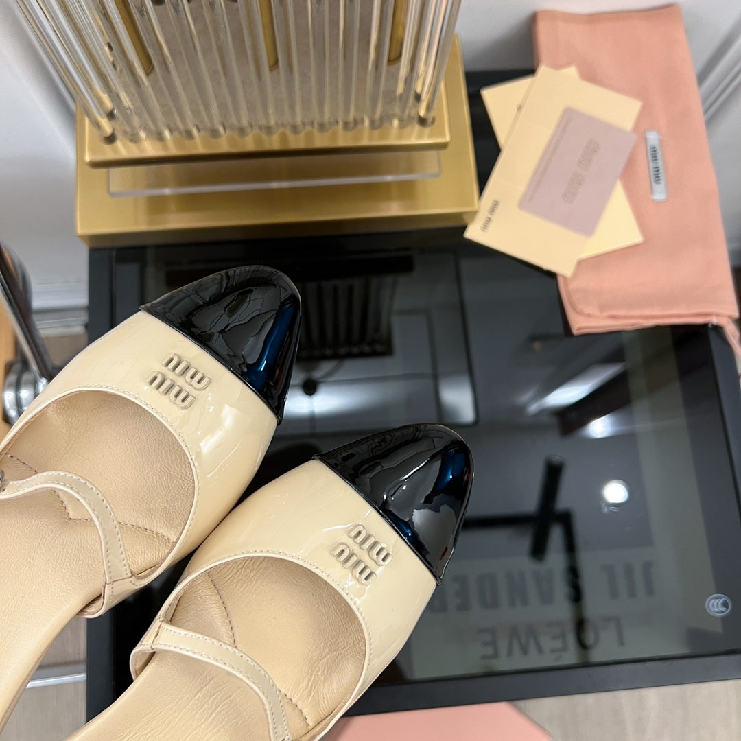 Cap Toe Mules Bright Cream Color Sheepskin