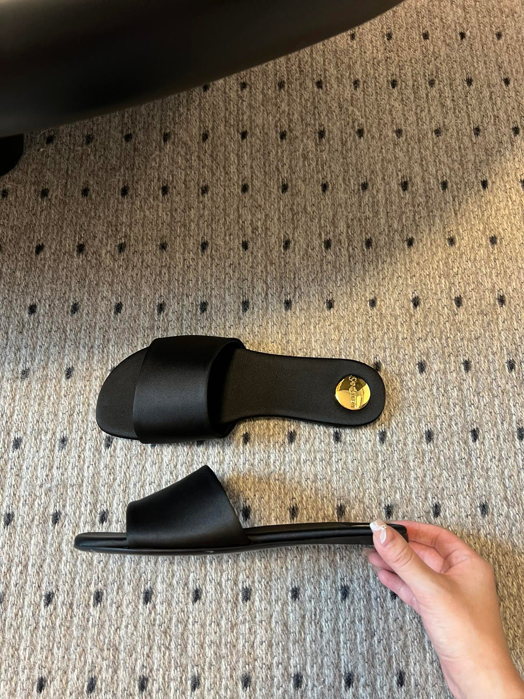 SL CARLYLE SLIPPERS BLACK SATIN