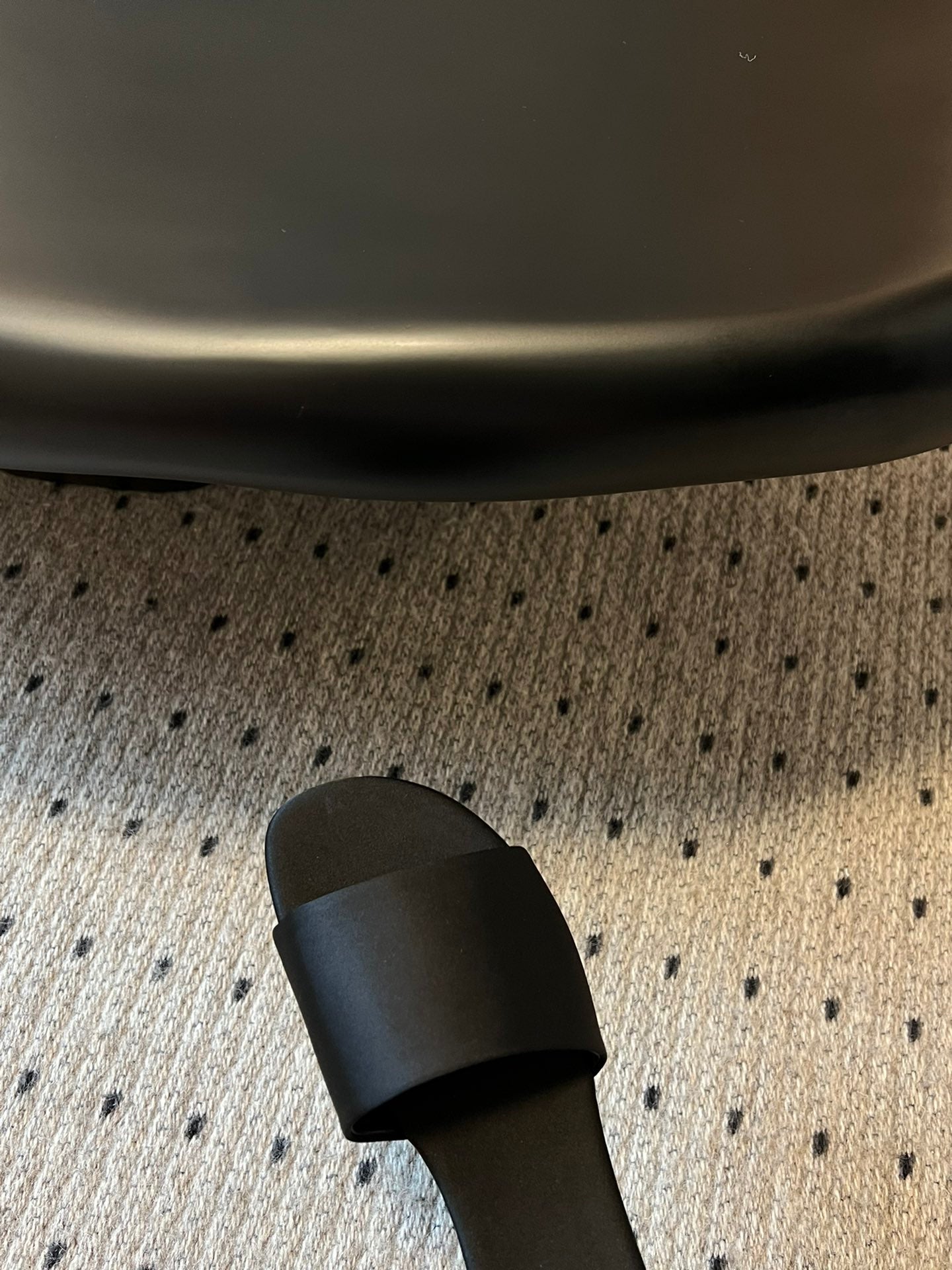 SL CARLYLE SLIPPERS BLACK SATIN