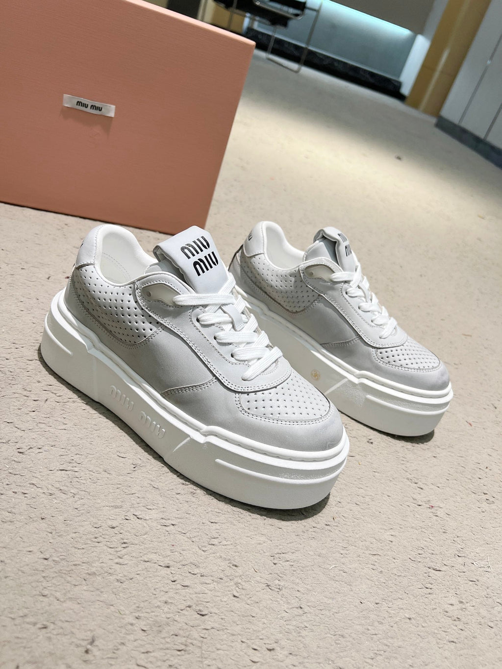 Sneakers Thick-soled Light Gray Cowhide