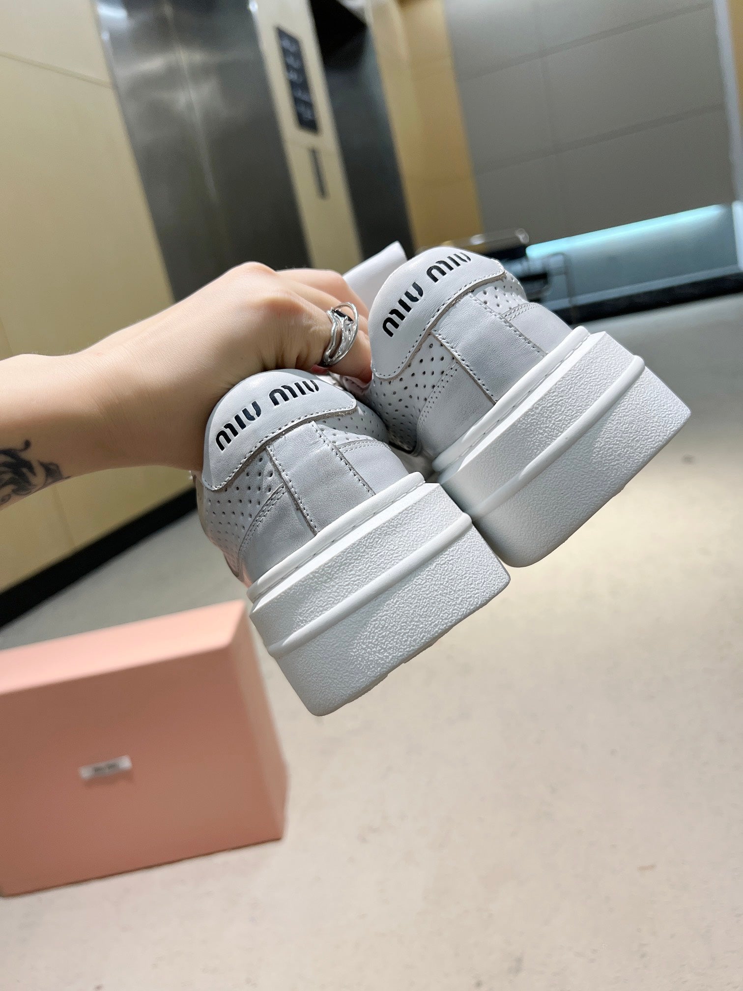 Sneakers Thick-soled Light Gray Cowhide