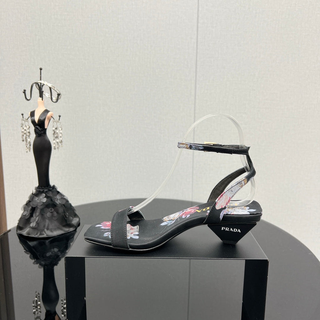 PRA TRIANGLE HEEL FLOWER MOTIF SATIN SANDALS BLACK