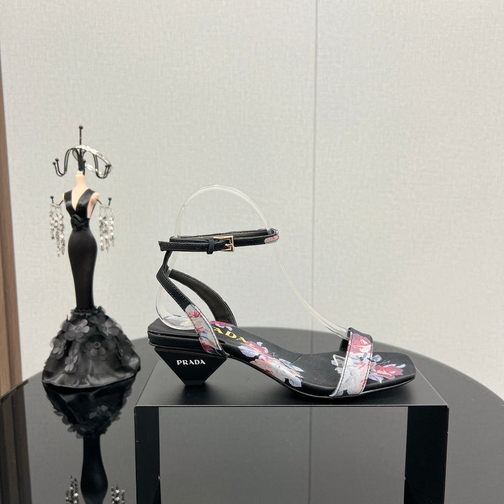 PRA TRIANGLE HEEL FLOWER MOTIF SATIN SANDALS BLACK
