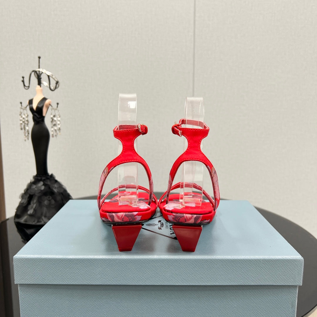 PRA TRIANGLE HEEL FLOWER MOTIF SATIN SANDALS RED