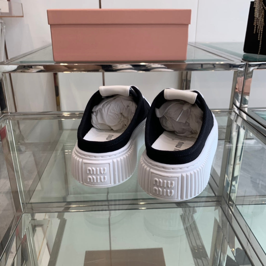 Mule Shoes Black And White Canvas