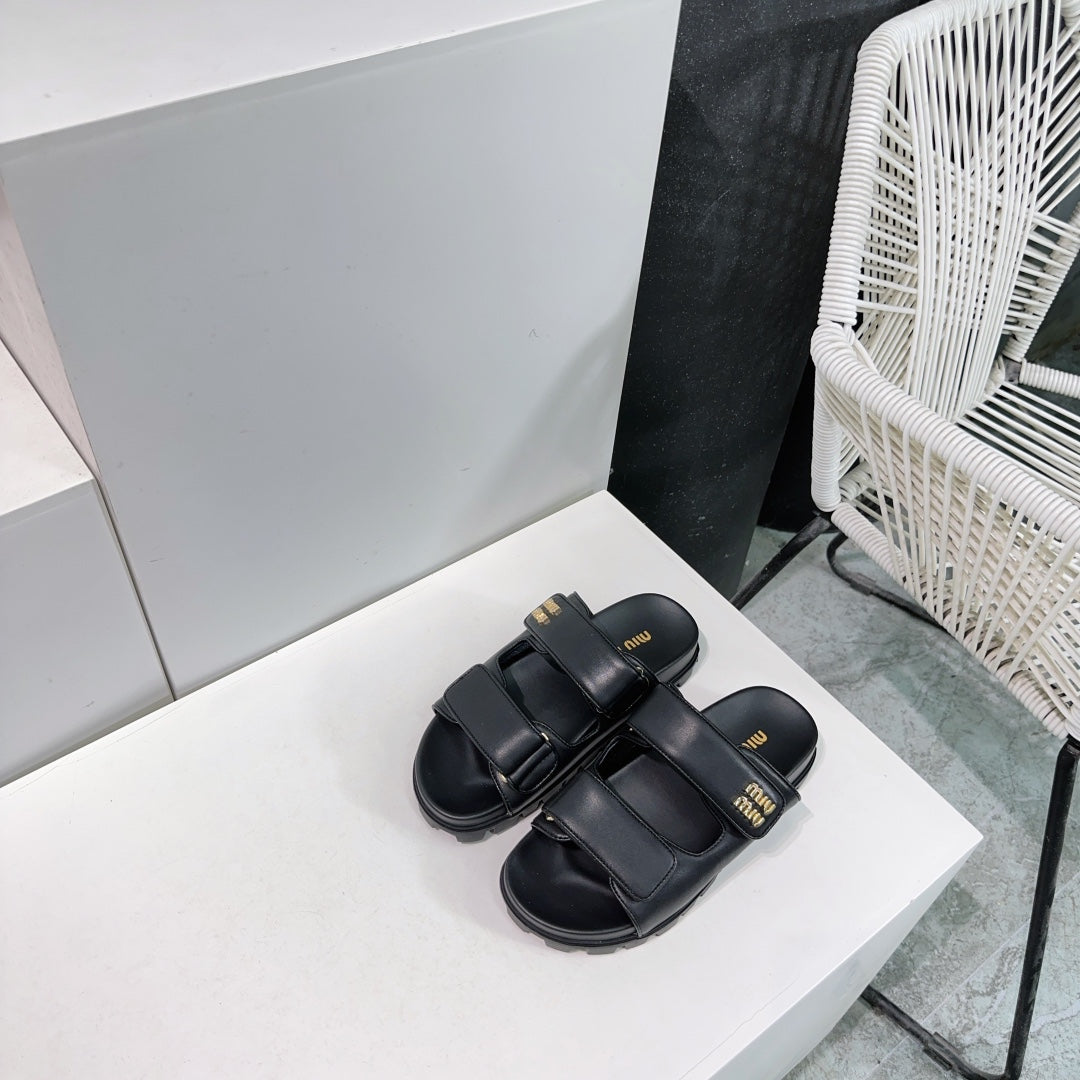 Slippers Black Sheepskin With Stylized Straps