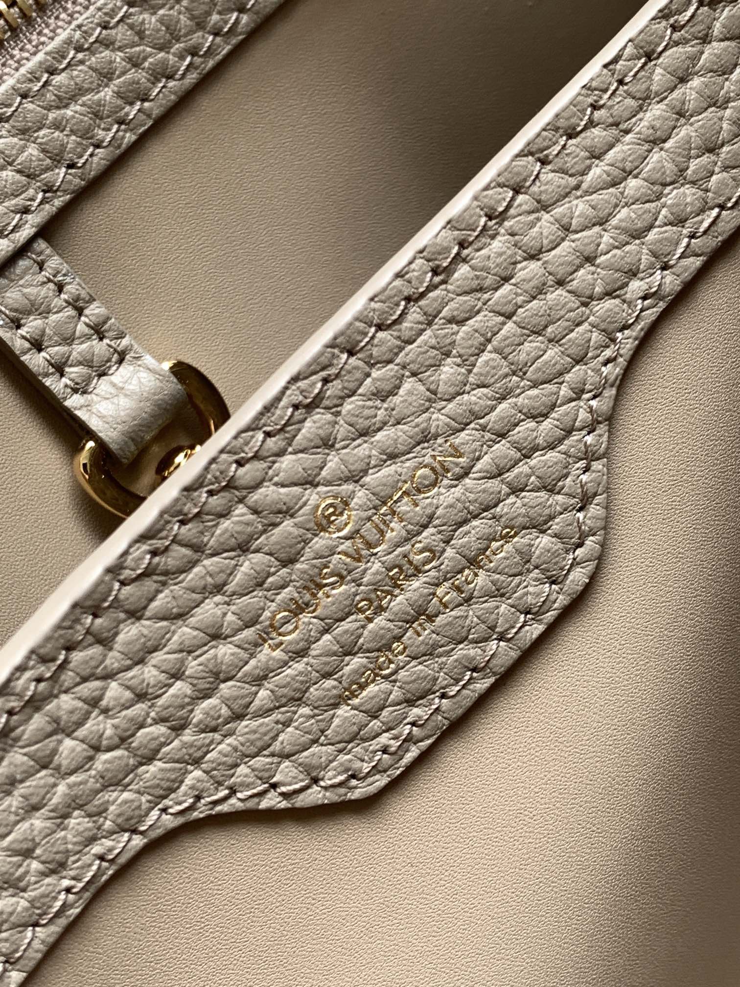 CAPUCINES BB 27 IN KHAKI BROWN TAURILLON GOLD HARDWARE