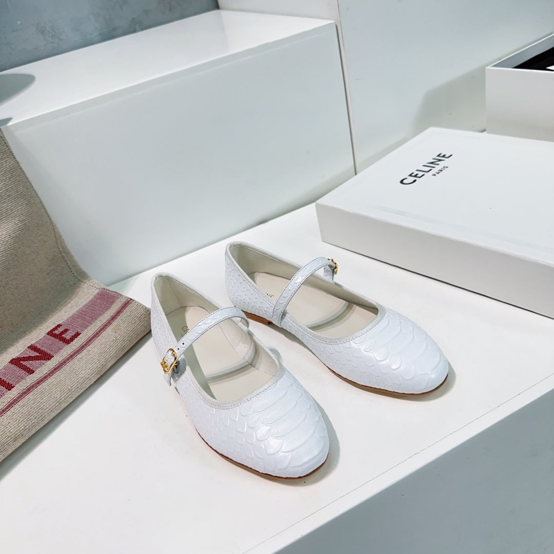 BALLET FLAT IN WHITE EMBOSSED CALFSKIN