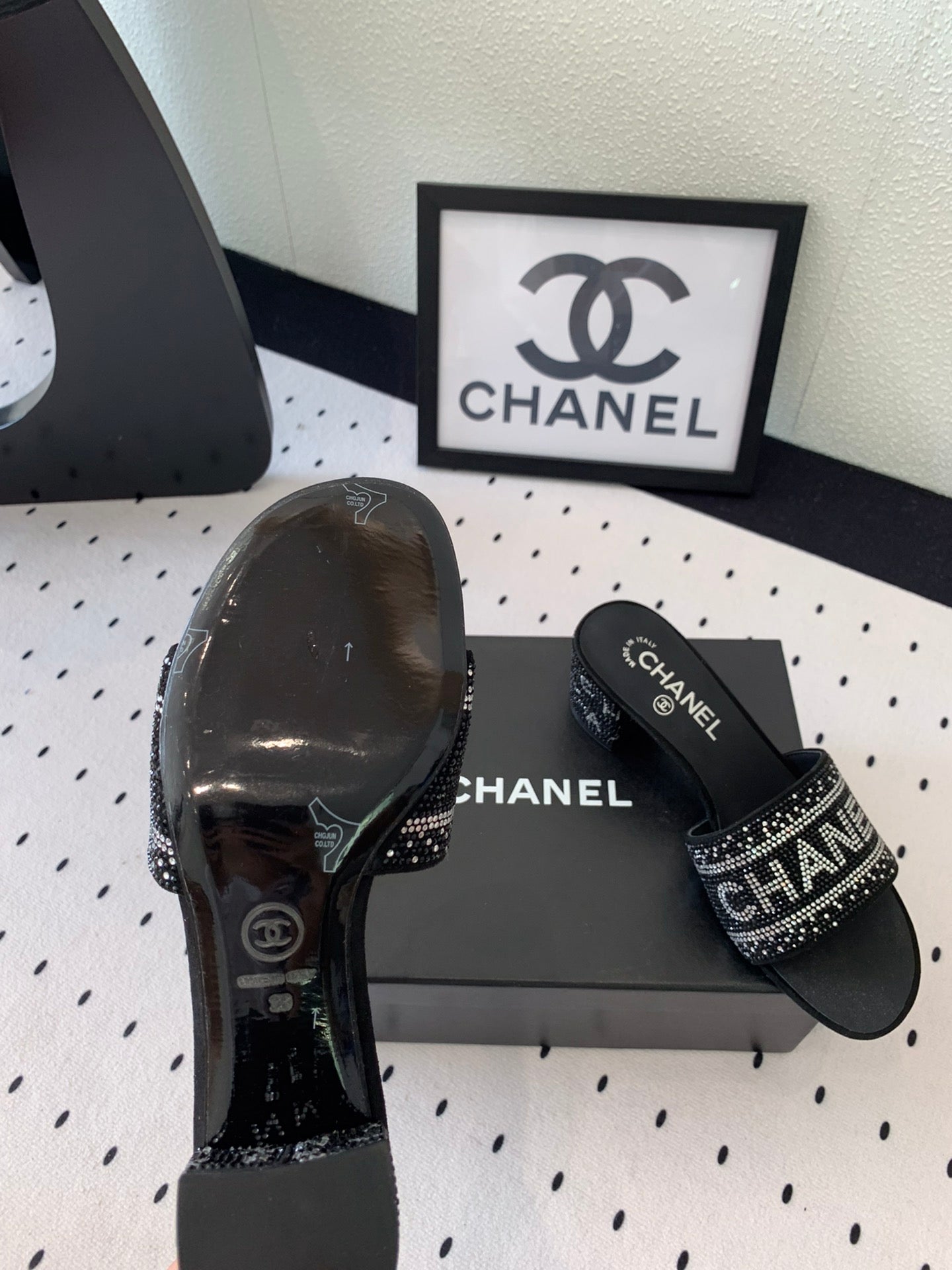 CC RHINESTONE LETTER HIGH HEELS BLACK AND WHITE LAMBSKIN