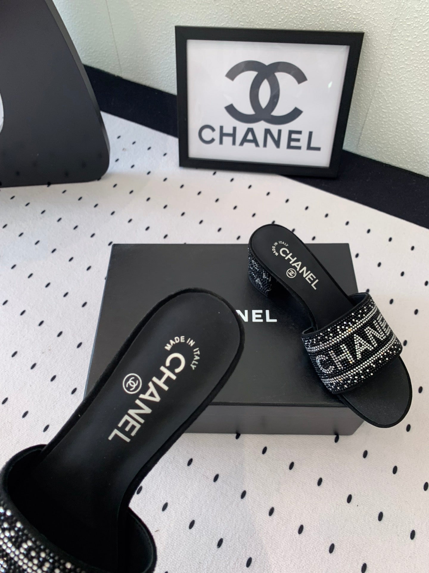 CC RHINESTONE LETTER HIGH HEELS BLACK AND WHITE LAMBSKIN