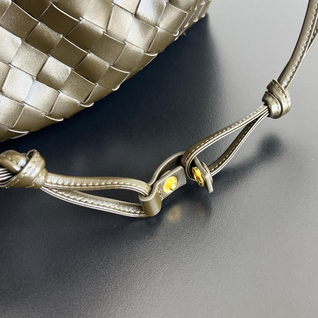 DUSTBAG MEDIUM 32 IN ARMY GREEN CALFSKIN