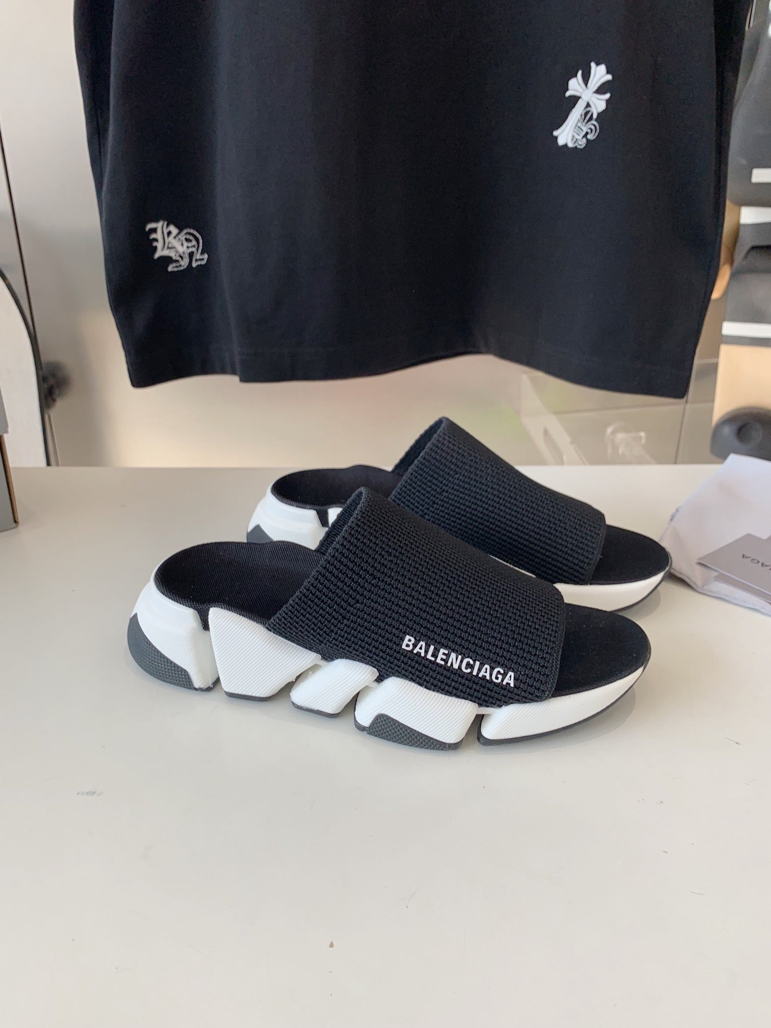 SPEED 2.0 SLIDE SANDAL IN BLACK RECYCLED KNIT AND WHITE SOLE